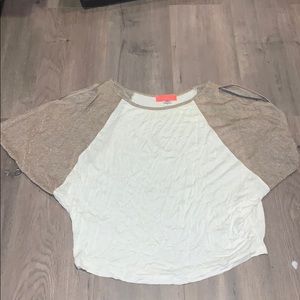 Super soft slit sleeve blouse ✨